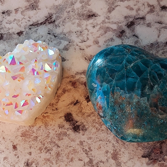 Huge 3 inch puffy Apatite Heart with pink Apatite and  Smoky Quartz - Picture 3 of 3